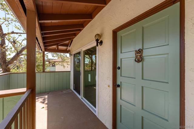 9832 Caminito Cuadro, San Diego CA: https://media.crmls.org/mediaz/ef7ced15-d934-4fcd-a3db-37ff97bd4af2.jpg
