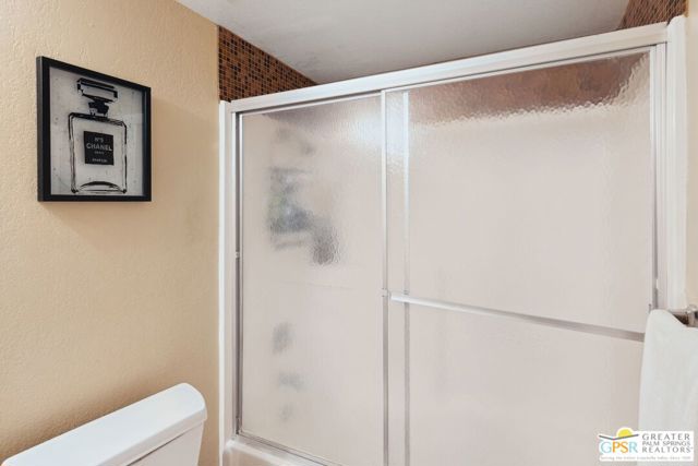 5205 E Waverly Drive, Palm Springs CA: https://media.crmls.org/mediaz/ef7cffa8-88ac-47af-a365-bfc96e7dc115.jpg