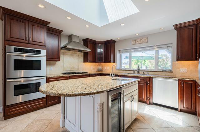 22470 Estoque Place, Salinas CA: https://media.crmls.org/mediaz/ef7db0e7-a0f0-4235-b600-3b39072b7894.jpg
