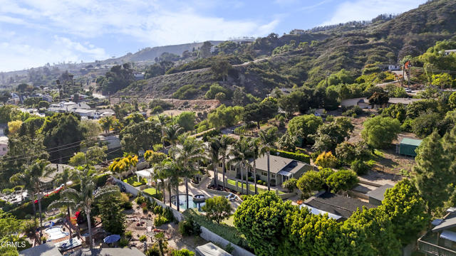 590 Alosta Drive, Camarillo CA: https://media.crmls.org/mediaz/ef7e4a27-2cab-4914-9631-7a737b6ce79a.jpg