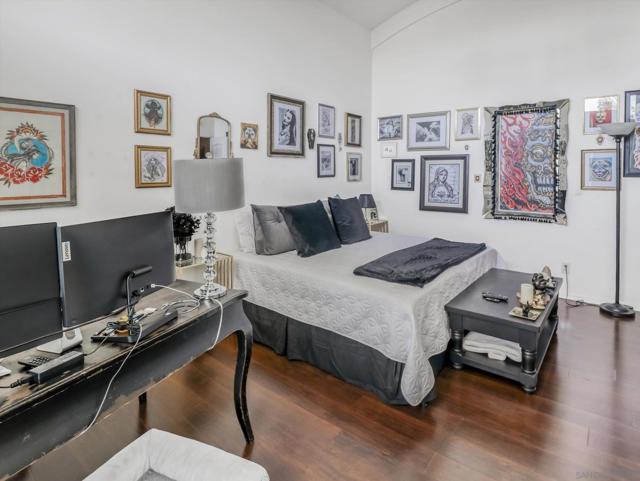 4804 La Villa Marina, Marina del Rey CA: https://media.crmls.org/mediaz/ef7e769f-c020-4aa5-ac7d-f6de811a3db1.jpg