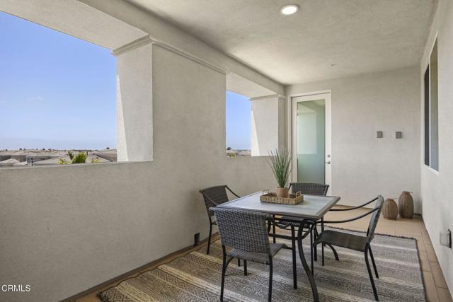 2870 Wagon Wheel Road, Oxnard CA: https://media.crmls.org/mediaz/ef7e79fa-be2b-4dea-81bc-a37462cbf32b.jpg