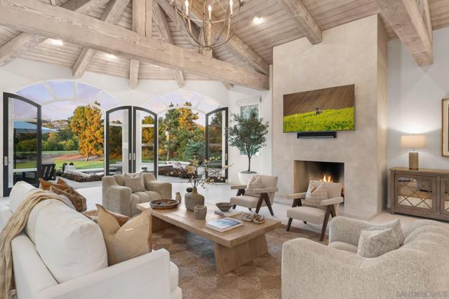 5986 Greensview Ct, Rancho Santa Fe CA: https://media.crmls.org/mediaz/ef7ee91b-aef7-4c5d-b7d3-7bd83d330099.jpg