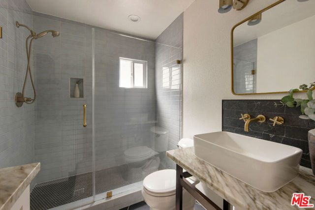 5361 Oakland Street, Los Angeles CA: https://media.crmls.org/mediaz/ef7f5ef1-4975-455b-9de9-7f24a0bb36f6.jpg