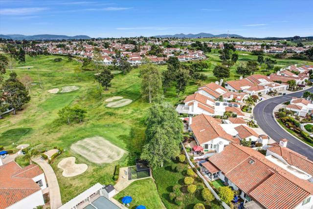 4981 Lamia Way, Oceanside CA: https://media.crmls.org/mediaz/ef7fef80-f693-43a0-bacf-80ff6a3c6753.jpg