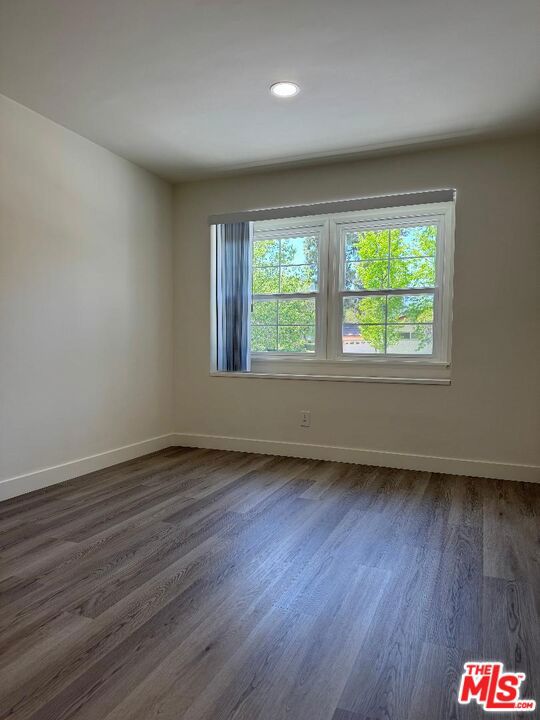 8408 Fable Avenue, West Hills CA: https://media.crmls.org/mediaz/ef80132c-1345-483b-9aab-e85e91160d53.jpg