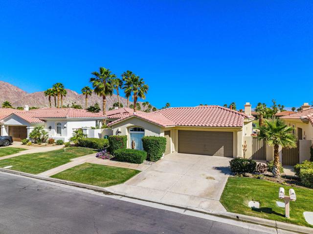 80240 Merion, La Quinta CA: https://media.crmls.org/mediaz/ef80b2ea-44fa-49aa-80d7-d603f23fb16f.jpg