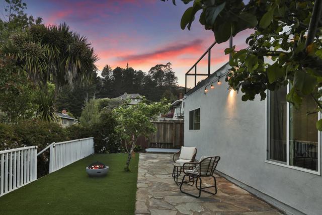 1001 Everglades Drive, Pacifica CA: https://media.crmls.org/mediaz/ef80e932-458e-40d1-ae6a-b654fdfe9a1d.jpg