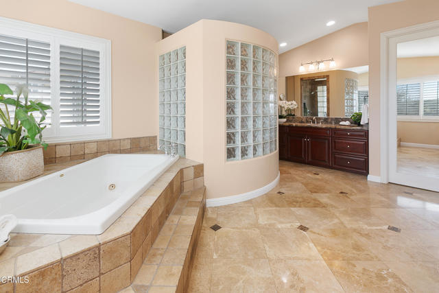 Detail Gallery Image 32 of 67 For 12428 Palmer Dr, Moorpark,  CA 93021 - 5 Beds | 5/1 Baths