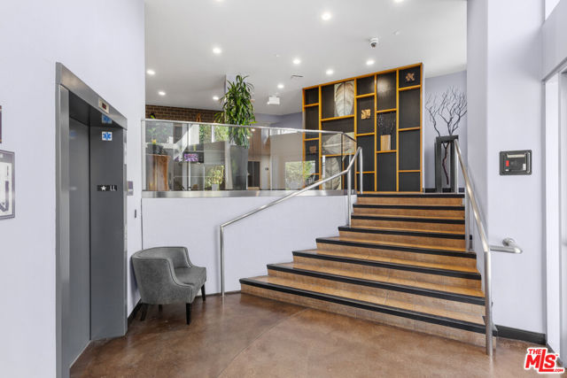 629 Traction Avenue, Los Angeles CA: https://media.crmls.org/mediaz/ef81249c-6739-4f37-99fa-0762b1f39b13.jpg