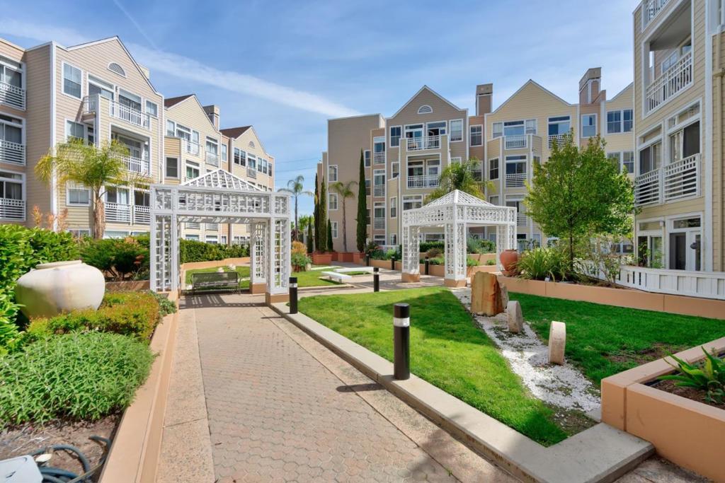 550 Ortega Avenue #B330