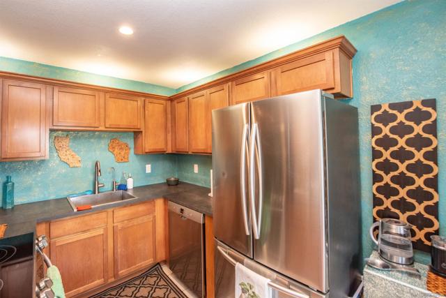 3295 Ocean View Blvd, San Diego CA: https://media.crmls.org/mediaz/ef81d5b4-6781-457c-ac36-07f8f132fe6e.jpg