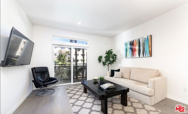 13200 Pacific, Playa Vista CA: https://media.crmls.org/mediaz/ef8281f1-887a-48ab-94f9-849cdce4ada3.jpg