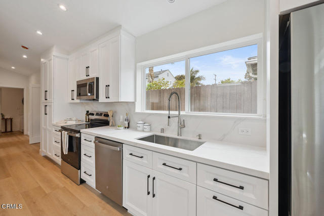 2711 2715 Dawson Avenue, Ventura CA: https://media.crmls.org/mediaz/ef82f521-b777-463b-bda7-b1323b55f763.jpg