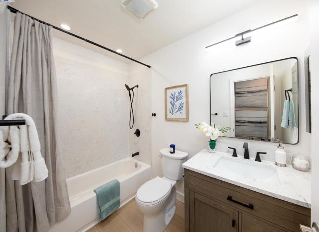 1392 Springview Ct., Concord CA: https://media.crmls.org/mediaz/ef83af16-d166-4314-acd1-1fdff3e19b8a.jpg