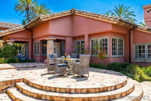 17116 Paseo Hermosa, Rancho Santa Fe CA: https://media.crmls.org/mediaz/ef841eb6-41e9-4cf9-8e25-658ab2f5a2f2.jpg
