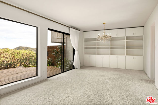 2548 Angelo Drive, Los Angeles CA: https://media.crmls.org/mediaz/ef849bfe-bc7d-4482-a979-4b85c97a1dbf.jpg