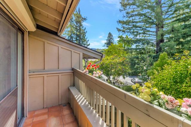 574 Sand Hill Circle, Menlo Park CA: https://media.crmls.org/mediaz/ef84d5d6-47a5-4292-864d-729912b5716c.jpg