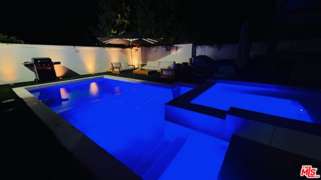 7511 W 81st Street, Playa del Rey CA: https://media.crmls.org/mediaz/ef858ea4-6257-4a1c-b18f-feeb7b7a6a87.jpg