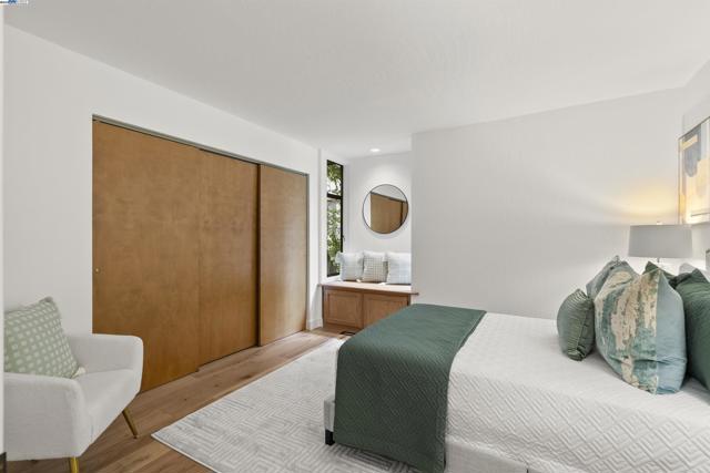 6425 Zinn Dr, Oakland CA: https://media.crmls.org/mediaz/ef85954a-2afd-4a89-9afa-5698206a3a32.jpg