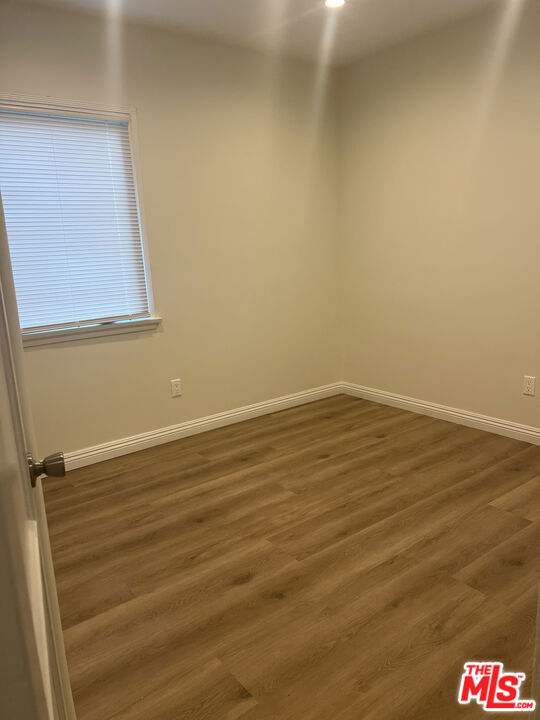 4129 1/2 W Toluca Lake Avenue, Burbank CA: https://media.crmls.org/mediaz/ef85d40e-d007-4c84-af2f-05402f1fbc78.jpg