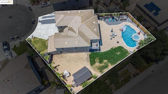 140 Ridge Crest Ct, Oakley CA: https://media.crmls.org/mediaz/ef85f53a-3e3c-49d9-af43-6697d08f49b6.jpg