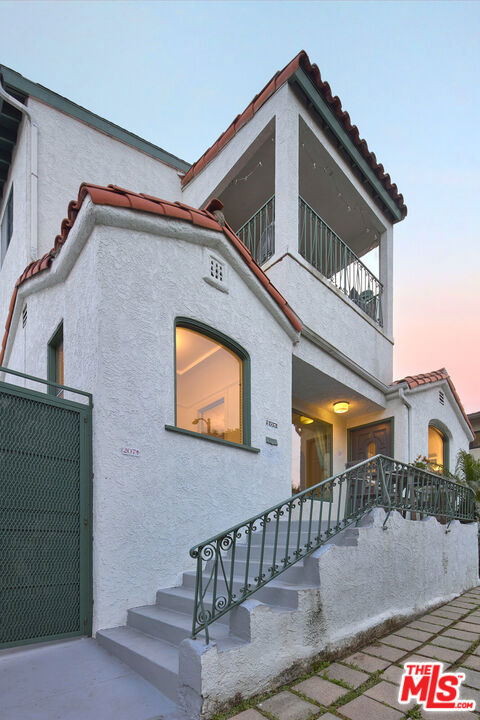 205 5th Avenue, Venice, California 90291, ,Multi-Family,For Sale,5th,24395243