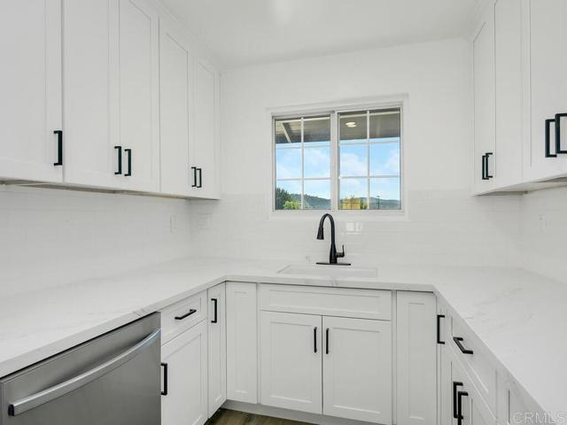 Detail Gallery Image 14 of 54 For 13508 Willow Rd, Lakeside,  CA 92040 - 3 Beds | 1 Baths