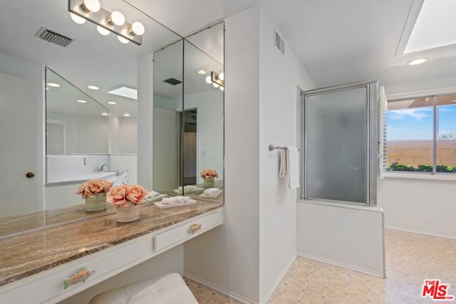 2200 Jeffersonia Way, Los Angeles CA: https://media.crmls.org/mediaz/ef86faa7-28f7-4489-8292-851e2b15ef4a.jpg