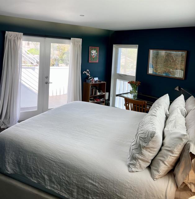 Detail Gallery Image 8 of 27 For 2851 N Buzz Ct, Los Angeles,  CA 90039 - 2 Beds | 2/1 Baths