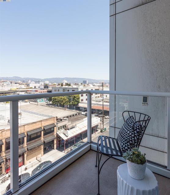 222 Broadway, Oakland CA: https://media.crmls.org/mediaz/ef87ee60-1889-4201-ae79-33cf29c3ed4e.jpg