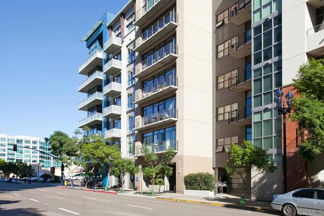 527 10th Avenue, San Diego CA: https://media.crmls.org/mediaz/ef884483-dd51-4dc0-a2c5-a94bf59b6063.jpg