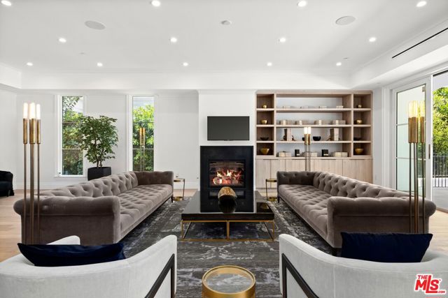 Image 6 of 42 For 722 Camden Drive