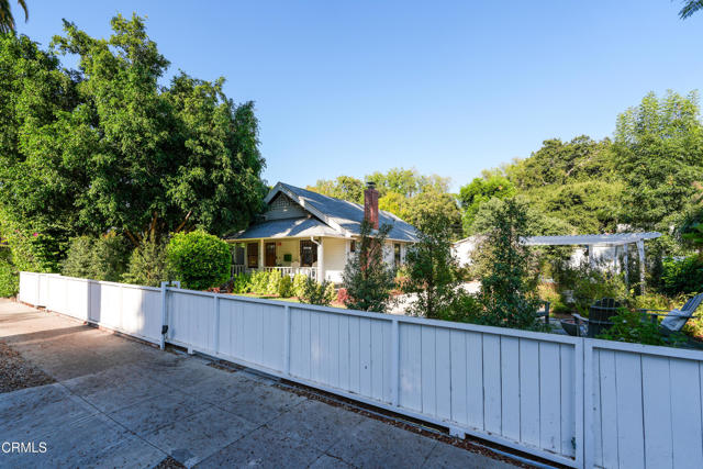 1100 Meridian Avenue, South Pasadena CA: https://media.crmls.org/mediaz/ef88ee44-0926-4598-be43-f571d8faf033.jpg