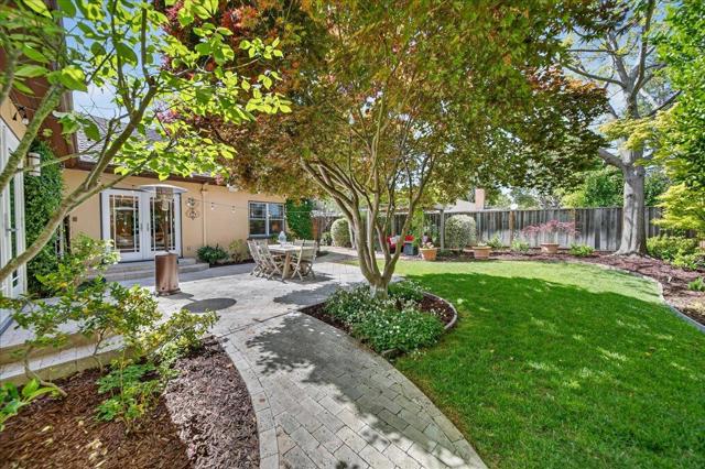 16839 Frank Avenue, Los Gatos CA: https://media.crmls.org/mediaz/ef892b4d-3e4b-4059-975f-b2a3ff156829.jpg