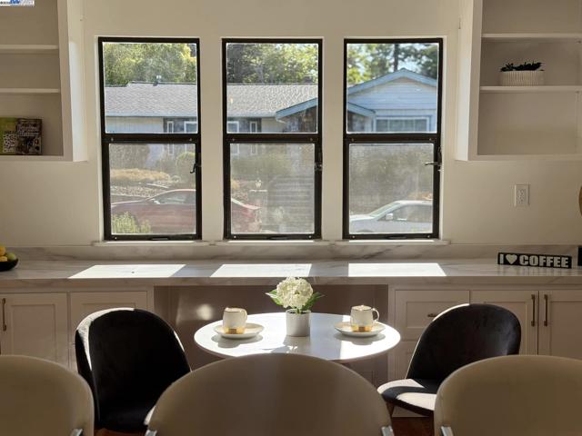 4732 Mira Vista Drive, Castro Valley CA: https://media.crmls.org/mediaz/ef8943a0-4724-4ef5-8679-b7db576a7266.jpg