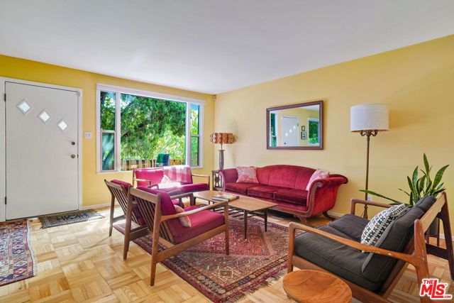 1865 UPPERTON Avenue, Los Angeles CA: https://media.crmls.org/mediaz/ef89744c-a270-40e7-b211-8ea5150b6a14.jpg