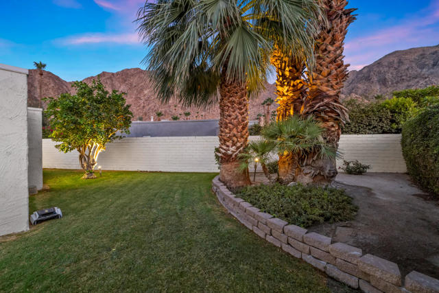 46428 War Bonnet Circle, Indian Wells CA: https://media.crmls.org/mediaz/ef8981c4-42a0-4850-86ab-3c0339b80933.jpg