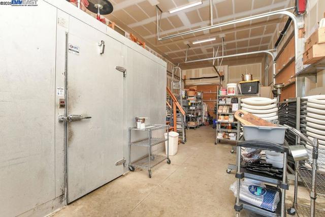 8091 Balfour Rd, Brentwood CA: https://media.crmls.org/mediaz/ef89b3a8-382f-46b3-9ab2-60d5867929bd.jpg