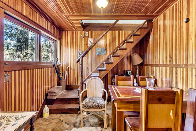 54865 Strong Dr, Idyllwild CA: https://media.crmls.org/mediaz/ef8a4a71-5978-4661-a6e1-203e58f0b581.jpg