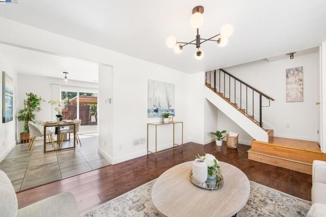2658 Oliver Dr, Hayward CA: https://media.crmls.org/mediaz/ef8a5833-0a29-4dc5-a0c3-8cff2092c3d9.jpg