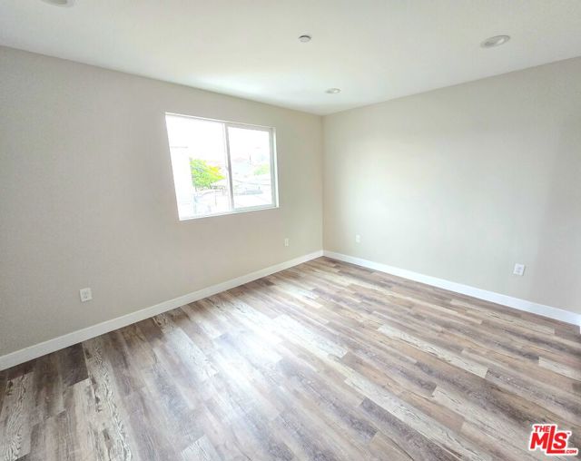 2516 Malabar Street, Los Angeles CA: https://media.crmls.org/mediaz/ef8a7537-f3fb-4ee5-a6f7-646240eb30e4.jpg