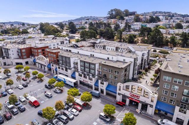 8200 Oceanview Terrace, San Francisco CA: https://media.crmls.org/mediaz/ef8a7afc-3dd2-42b5-a7d9-0bf9bc1c91e3.jpg