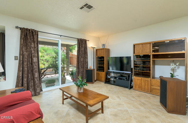 Detail Gallery Image 10 of 44 For 11764 Betula Cir, Moreno Valley,  CA 92557 - 4 Beds | 3 Baths