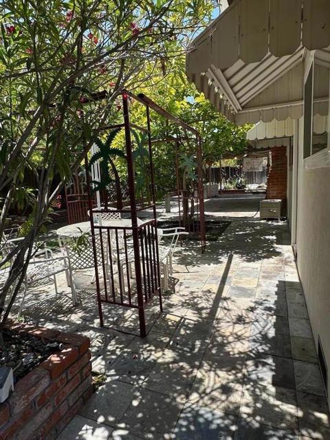 1014 W Homestead Road, Sunnyvale CA: https://media.crmls.org/mediaz/ef8bab42-0fad-4709-9f98-602fae4e4194.jpg