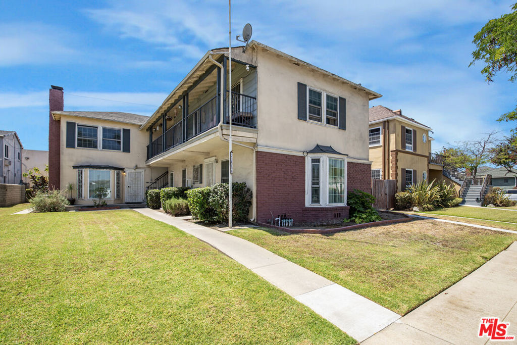 Multifamily at 2414 W 85th Street