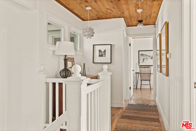 28277 Arbon Lane, Lake Arrowhead CA: https://media.crmls.org/mediaz/ef8c53fb-0f5e-4428-985f-3bfd6179f417.jpg