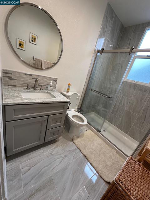 3229 Elm, Oakland CA: https://media.crmls.org/mediaz/ef8cbd1b-a526-4ac8-b996-b5f2f2616218.jpg