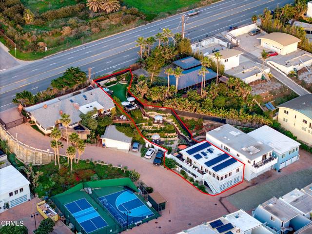 Detail Gallery Image 5 of 52 For 11770 Pacific Coast Hwy #U,  Malibu,  CA 90265 - 4 Beds | 4 Baths