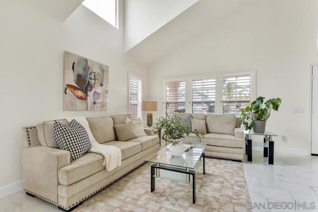 53 Avenida Descanso, Oceanside CA: https://media.crmls.org/mediaz/ef8cf5cf-f535-4968-929d-bccc4e754d8f.jpg